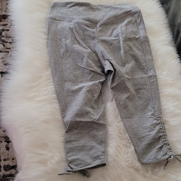 Nike dry fit gray yoga pants short XS - Picture 4 of 4